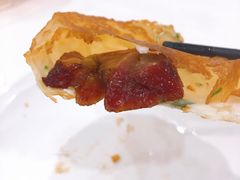 葱油饼夹叉烧肉-维多利亚大酒店·雅园中餐厅