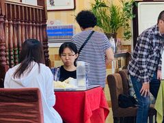 看见炒饭一脸无奈的菇凉-桃子餐厅·天津菜(红星路直营店)