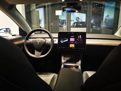 -TESLA 特斯拉(上海太古汇体验店)