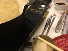 -鲜入围煮花胶鸡海鲜火锅