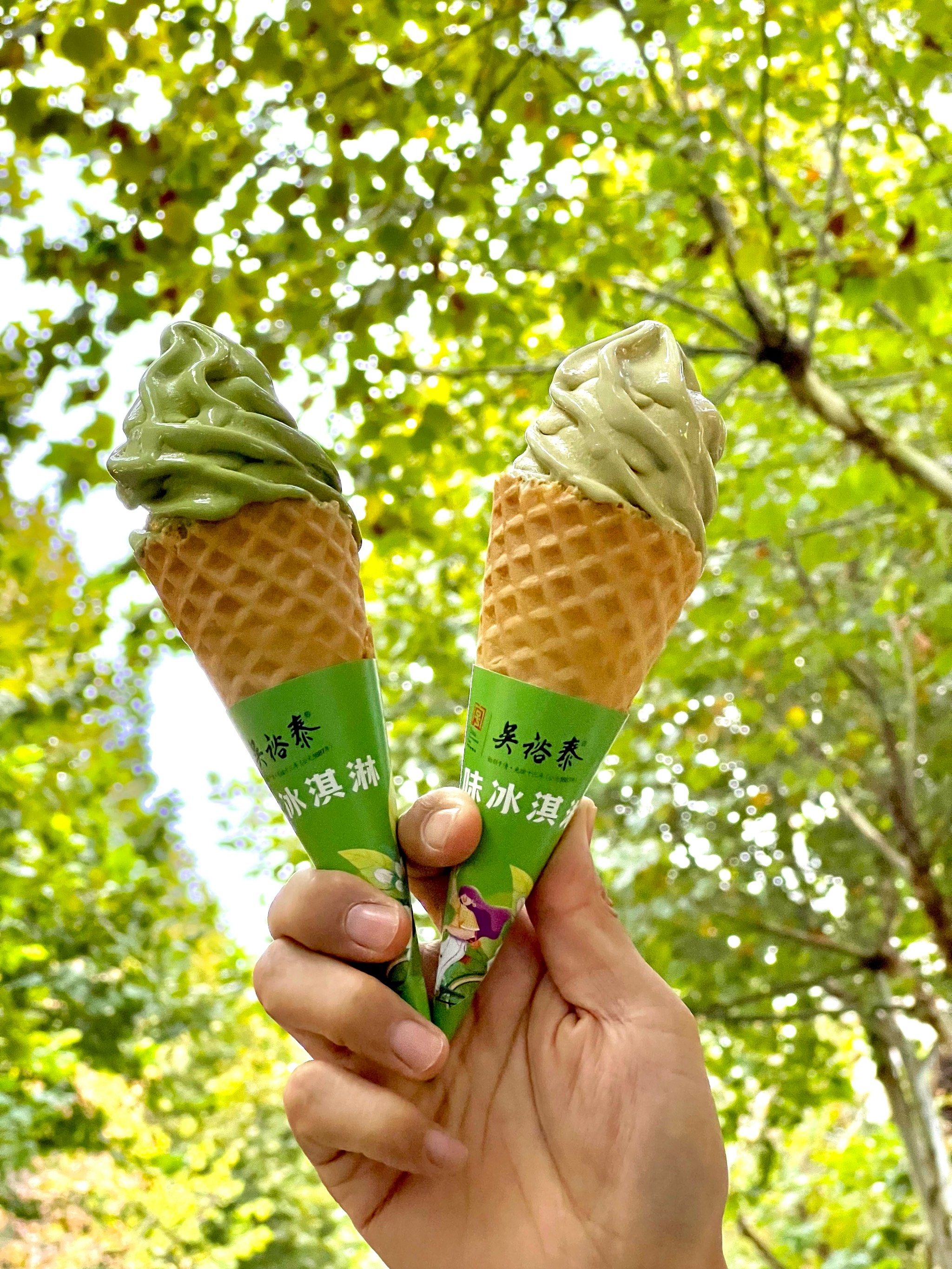 尝了!时髦的🌿非遗茶叶与冰淇淋!