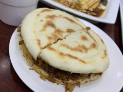 腊汁肉夹馍-汉思肴 热面皮(虬江路店)