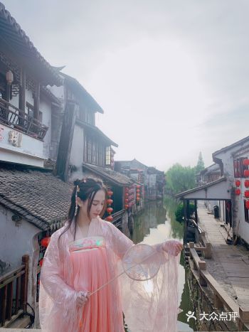 如果你要去古镇玩,一定要给自己准备一套汉服