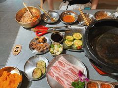 -围炉肉舍•炭烤活鳗•丹东海鲜烤肉(步行街店)