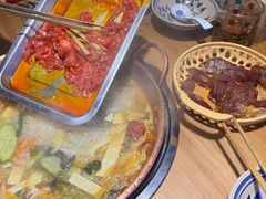-洱火云南酸菜牛肉火锅(石景山当代商城店)