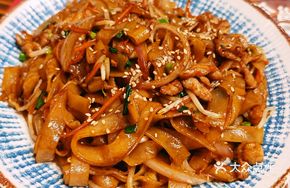 Jinyong Stir-Fried Rice Noodles