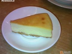 烤乳酪蛋糕-萨莉亚意式餐厅(特力时尚汇店)