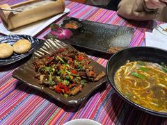 -香巴拉云南餐厅(华莱坞店)