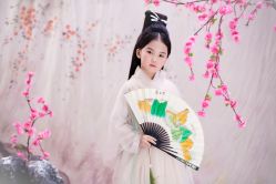 点击看大图 -九月鹰飞汉服摄影工作室