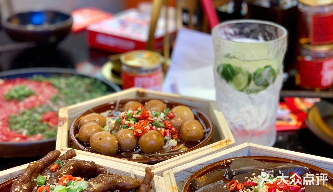 重庆火锅人间烟火在渝利‼️锅底正牛肉嫩真绝了