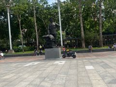 -英雄广场