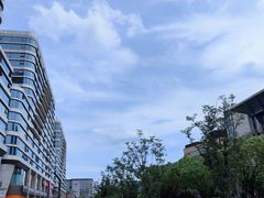 -上海虹桥中心爱琴海亚朵S酒店