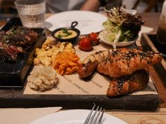 -Mark&Mars Restaurant