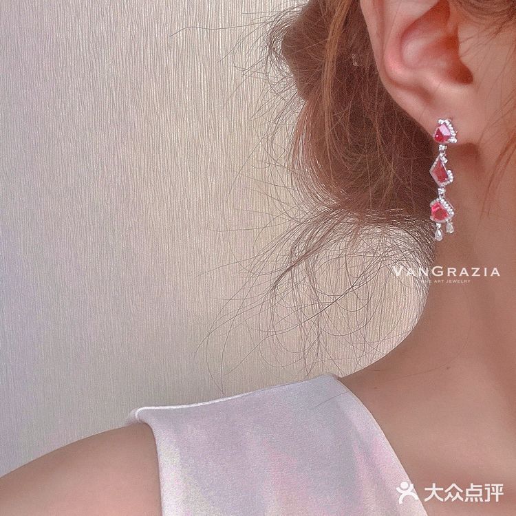 你是我粉色白日梦里撒满星星的森林[糖果]