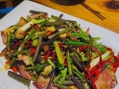 蕨菜炒腊肉-侯家庄阿才有品私房菜馆