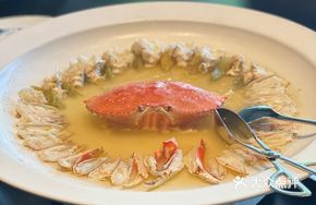 Sour Cabbage with Treasure Crab