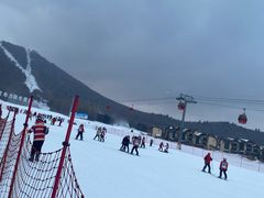 -亚布力新体委滑雪场