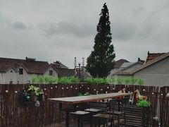 -小草屋轰趴馆别墅派对新场团建家庭聚会