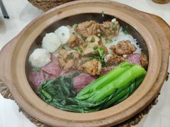 滑鸡拼腊肠煲仔饭-何煲强·煲仔饭·啫啫煲顺德老字号(上下九店)