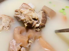 洪湖藕汤-小凤庭·地道湖北菜武昌鱼·藕汤(38年黄鹤楼店)