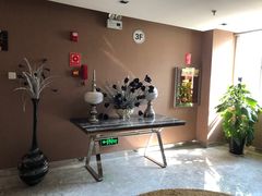 -昆明朗威酒店(昆明站火车站双桥夜市风情街店)