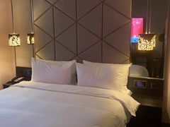 -桔子酒店(上海西藏北路地铁站店)