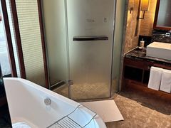 -三亚湾海居铂尔曼度假酒店