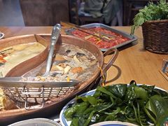 -洱火云南酸菜牛肉火锅(石景山当代商城店)