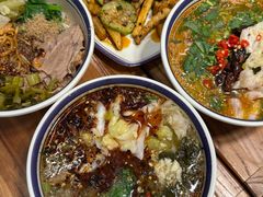 -云阿蛮云南生烫牛肉米线(奉贤路店)