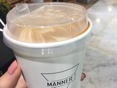 拿鐵-Manner Coffee(芮欧百货店)