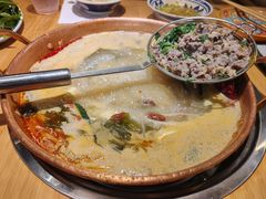 -洱火云南酸菜牛肉火锅(石景山当代商城店)