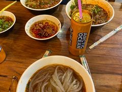-万记麻辣烫国展总店