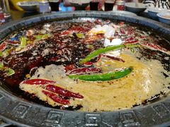 -茅草房·河畔园林火锅