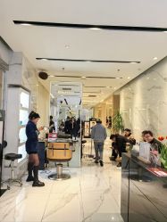 -罗亚帝造型·烫发染发