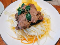 芒果牛肉沙拉-mango tree芒果树泰国餐厅(青岛万象城店)