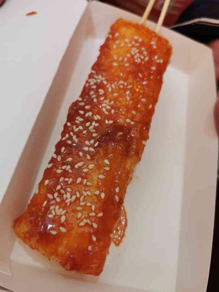 童年脆皮年糕特色烤冷面(松江庙前街店)-"店面不大,人气挺旺,特色是烤