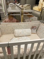 -英氏YeeHoO(港汇恒隆广场店)