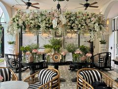 -Chom Cafe and Restaurant