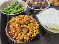 -董哥山城碗碗香(美专校街店)