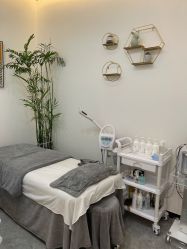 -柒朵科技美肤中心