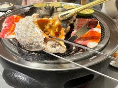 -围炉肉舍•炭烤活鳗•丹东海鲜烤肉(步行街店)