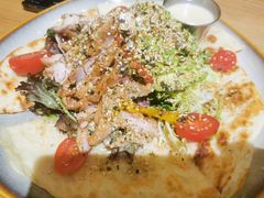 照烧鸡肉配牛油果拉法沙拉-HELLO 27 意面·沙拉·帕尼尼