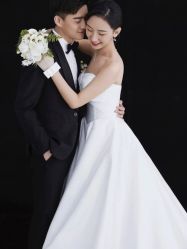 -易摄影婚纱摄影工作室