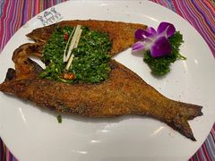 傣家香茅草烤鲈鱼-香巴拉云南餐厅(华莱坞店)