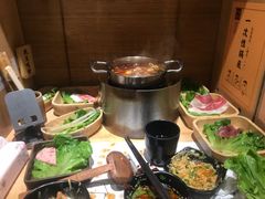 -独食火锅·半米屋台(直营总店)