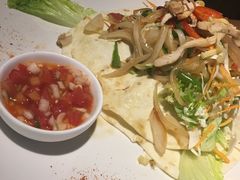 墨西哥鸡肉蔬菜沙拉-山色西餐·柴火烤披萨