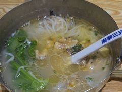 -魔都三兄弟酸辣粉·蘸卤炸串(虹桥万科店)