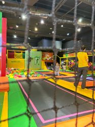 -蹦蹦跳跳(新奥购物中心店)