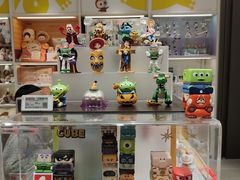 -泡泡玛特POPMART(世豪广场店)
