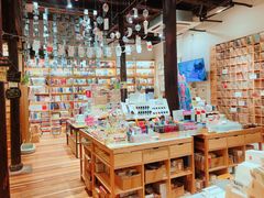 -猫的天空之城概念书店(杭州南宋御街店)